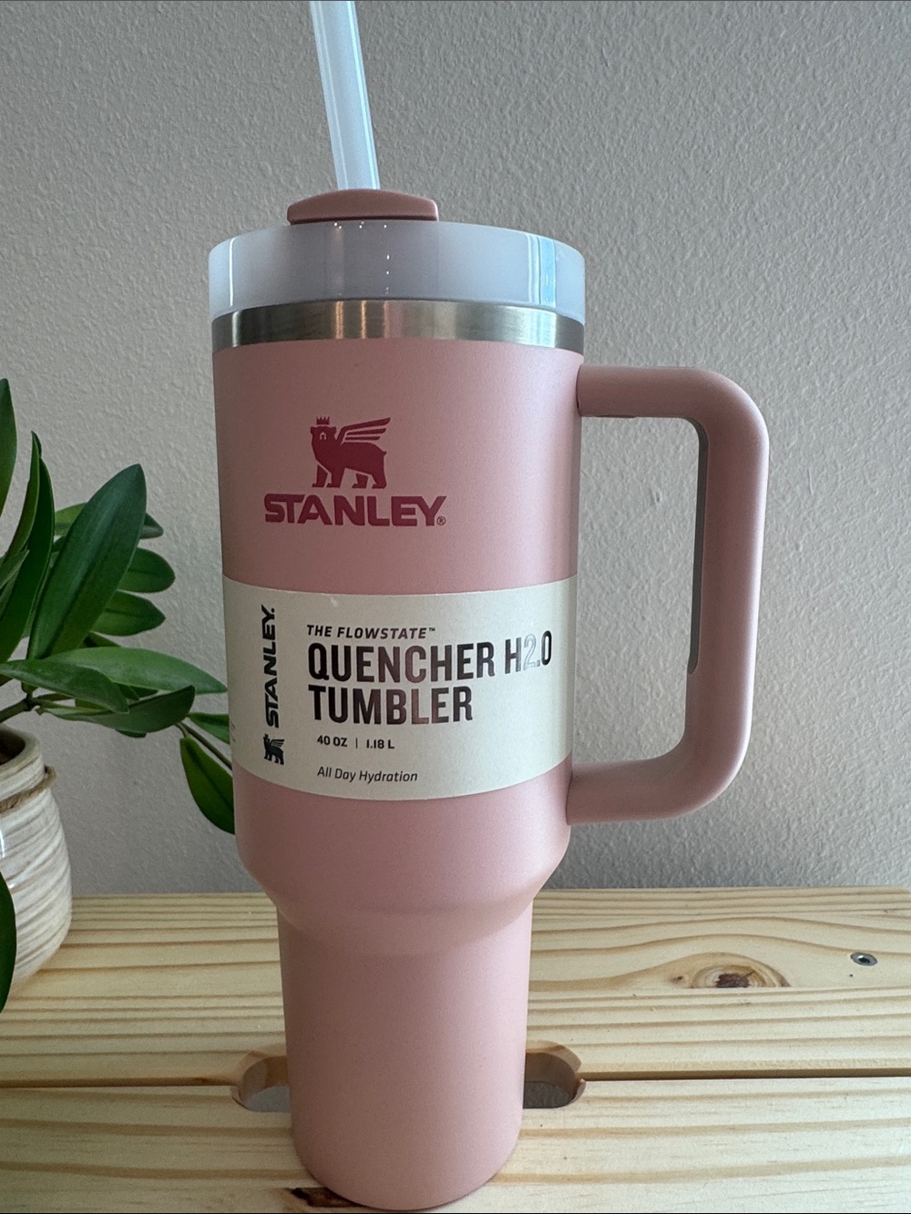 Stanley Pink Quencher H2.0 Tumbler with Handle